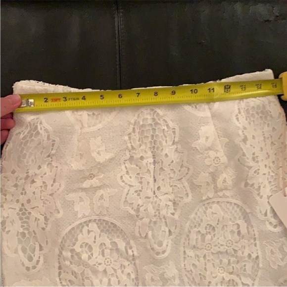 L'ATISTE Elegant Lace Top with Matching Skirt - Picture 10 of 13